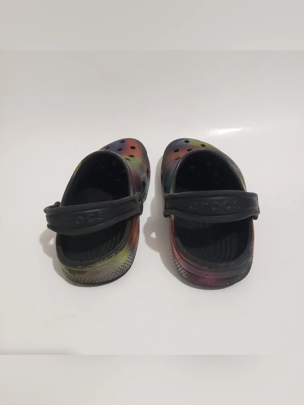 Crocs Classic Spray Tie Dye Clogs Kids J2 Black Rainbow Multicolor Slip On